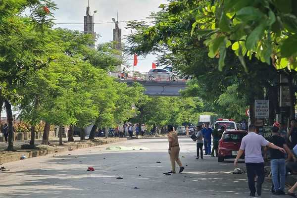 Xe máy đối đầu ô tô, hai vợ chồng tử vong ở Nam Định