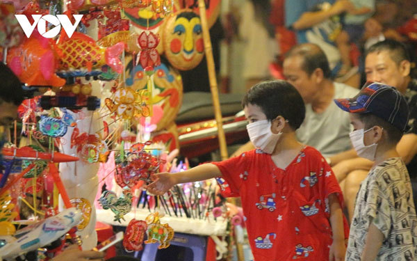 Hang Ma Street gears up for start of Mid-Autumn festival