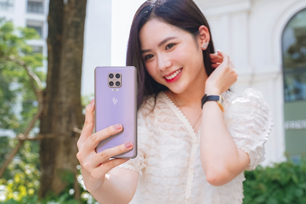 Vsmart tung smartphone camera ẩn đầu tiên tại Việt Nam