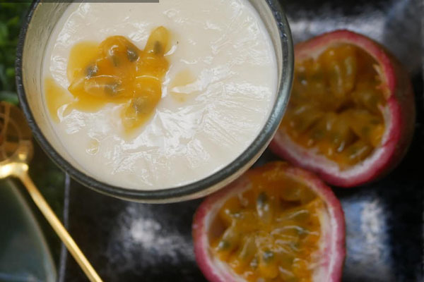 Làm sữa chua chanh dây dẻo như kem chỉ bằng mẹo nhỏ này