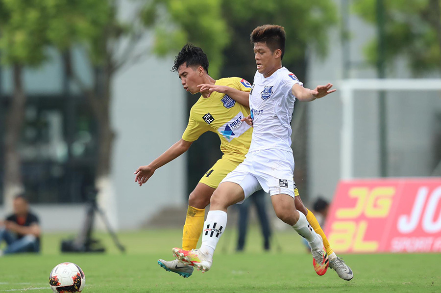 Đàn em Công Phượng thoát thua trận ra quân giải U17 QG