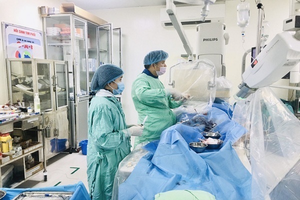 Người đàn ông mỗi lần ho ra gần 1 lít máu