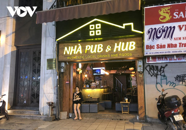 Nighttime entertainment venues remain quiet in Hanoi after re-opening