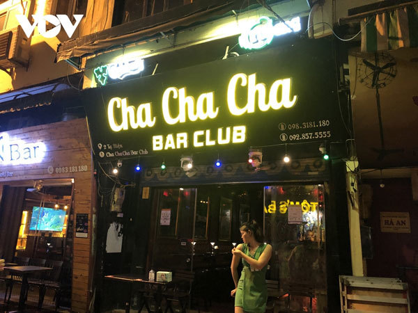 Nighttime entertainment venues remain quiet in Hanoi after re-opening