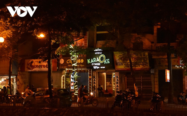 Nighttime entertainment venues remain quiet in Hanoi after re-opening