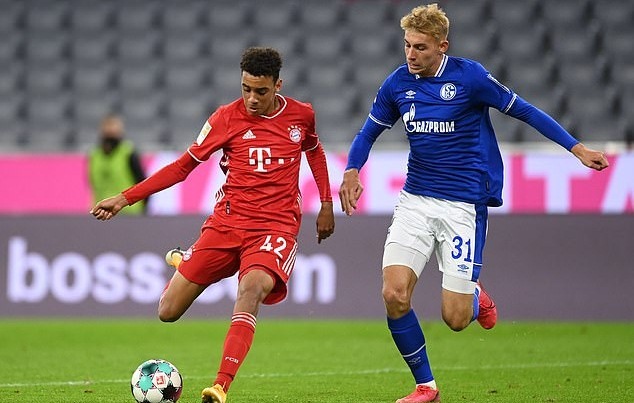 Bayern hủy diệt Schalke bằng tỷ số 8-0 trận ra quân