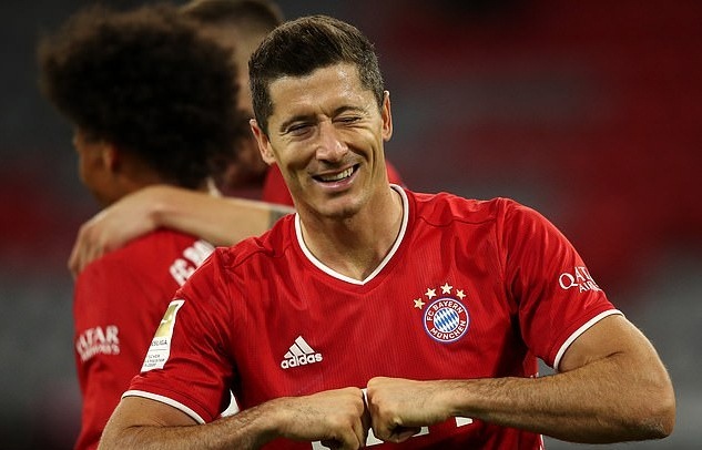 Bayern hủy diệt Schalke bằng tỷ số 8-0 trận ra quân