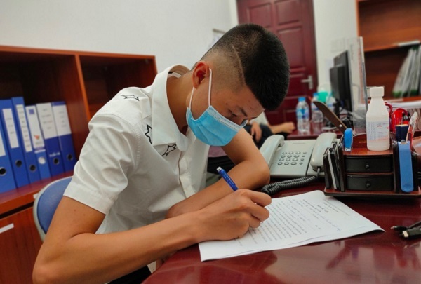 Con trai thay mẹ đăng ký hiến tạng cha để cứu người