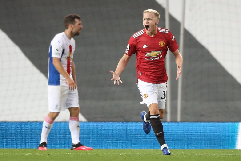 MU đá cúp Liên đoàn Anh: Trình làng Van de Beek