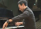 Nghệ sĩ dương cầm chơi đàn chỉ với 7 ngón tay