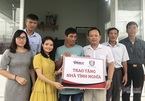 Hạnh phúc của người cha được Báo VietNamNet hỗ trợ xây ngôi nhà khang trang