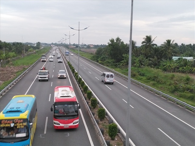 Sẽ thu phí các tuyến đường cao tốc xây dựng bằng tiền ngân sách