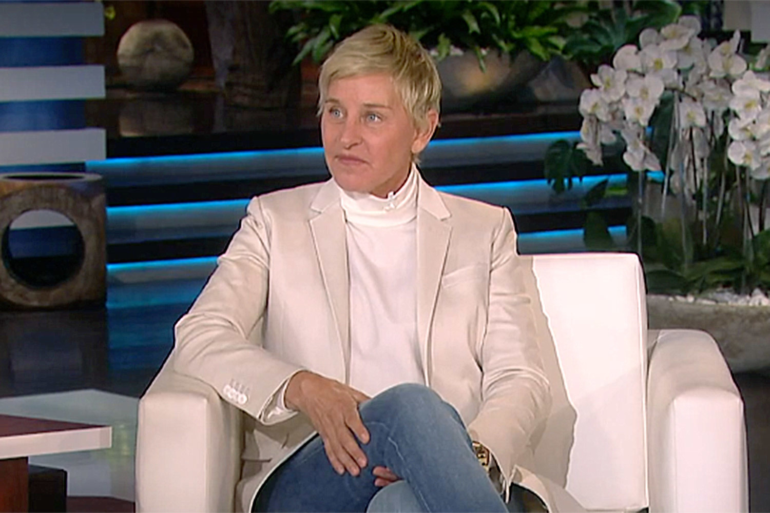 MC đồng tính quyền lực Ellen DeGeneres nói lời xin lỗi ngày trở lại
