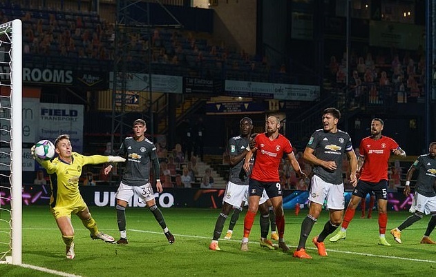 Dean Henderson cứu thua MU ấn tượng, Solskjaer nói cũng… thường thôi