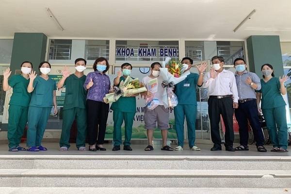 Sau 19 lần xét nghiệm, bệnh nhân Covid-19 cuối cùng của Đà Nẵng xuất viện