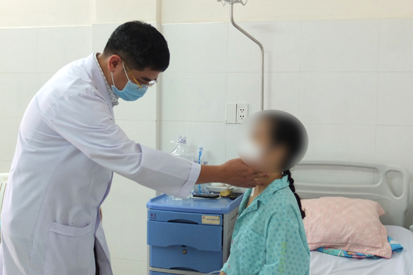 Bệnh nhân u giáp không còn nỗi ám ảnh sẹo cổ sau mổ