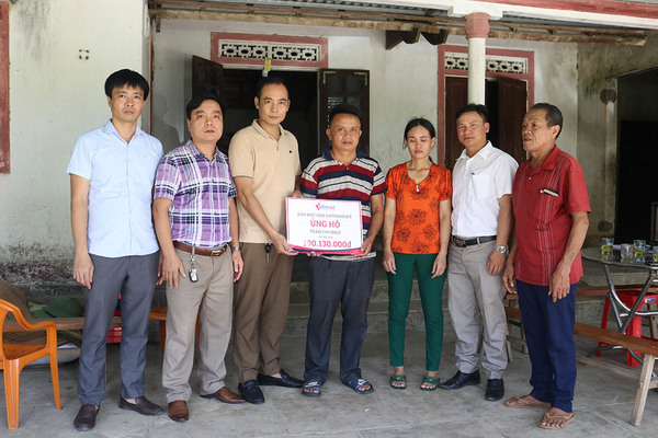 Trao 190 triệu đến gia đình chị Thúy bị ung thư ở Đài Loan
