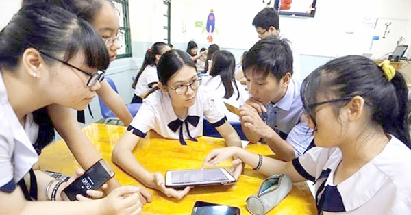 Careful supervision needed to manage smartphone use in class