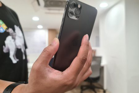 Mẹo chụp ảnh màn hình iPhone bằng cách chạm tay vào mặt lưng thiết bị