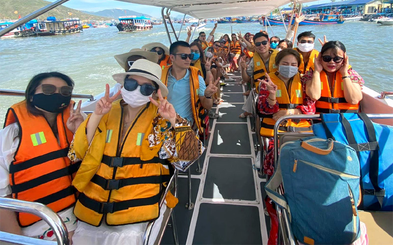 Giảm giá hết cỡ gọi khách đi chơi: Khó gấp 10 lần