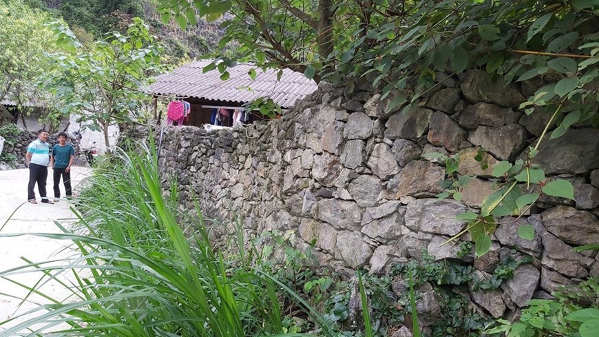 H'mong people,vietnam ethnic group,rock house,vietnam architecture