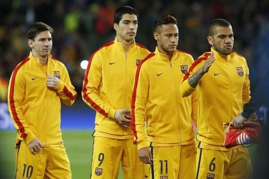 Messi làm nổ tung Barca đối xử Luis Suarez, Neymar bức xúc theo