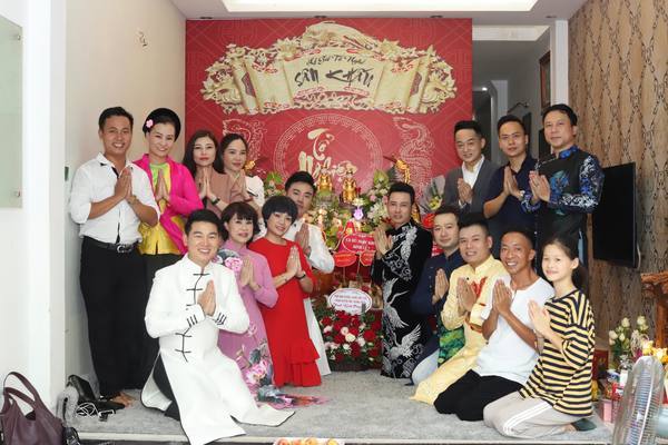 Nghệ sĩ hội ngộ ngày giỗ Tổ nghề sân khấu