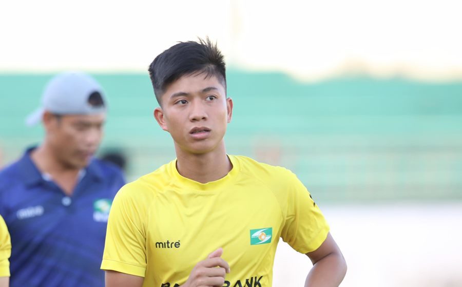 SLNA 0-0 HAGL: Phan Văn Đức đá hỏng phạt đền (H1)