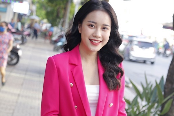 Nữ MC VTV thi HHVN 2020: Tôi có nhiều bất lợi hơn thí sinh khác