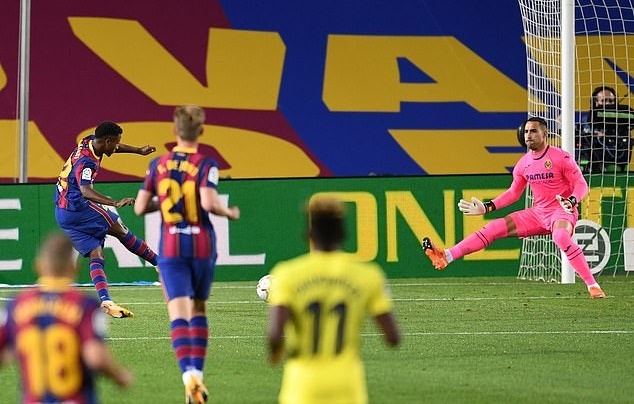 Messi lập công, Barca nhấn chìm 'Tàu ngầm vàng'
