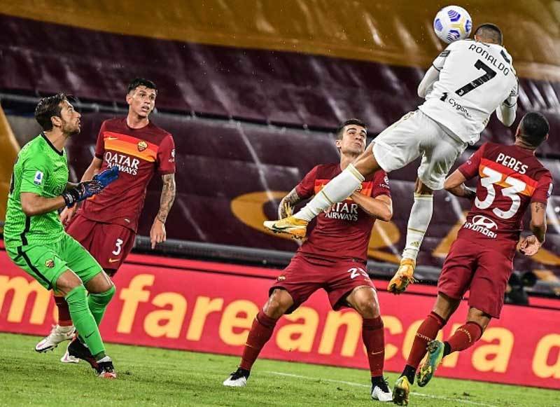Ronaldo nói điều 'khác thường' ở Juventus sau cú đúp giải cứu