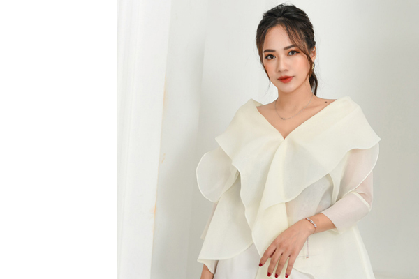 Cách thời trang Rosara ‘vượt bão’ Covid-19