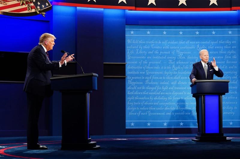 Tranh luận 'náo loạn' vì ông Trump liên tục cướp lời