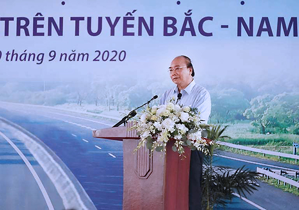 Thủ tướng Nguyễn Xuân Phúc phát lệnh khởi công dự án cao tốc Bắc-Nam