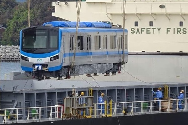 Đoàn tàu metro Bến Thành- Suối Tiên chính thức rời Nhật về TP.HCM