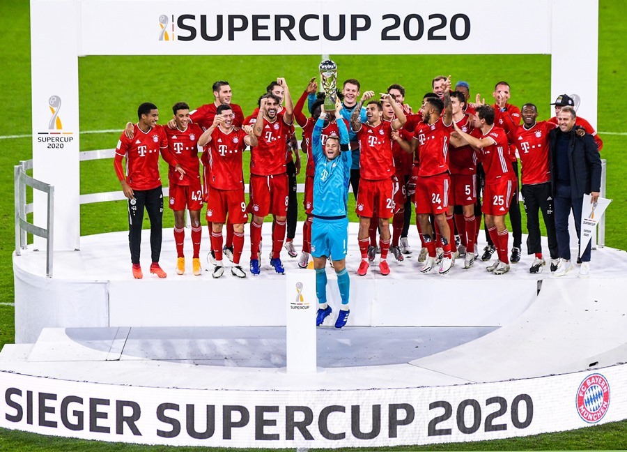 Thắng kịch tính Dortmund, Bayern Munich hoàn tất cú 