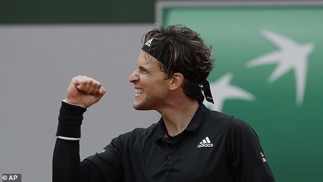 Dominic Thiem vào vòng 3 sau loạt