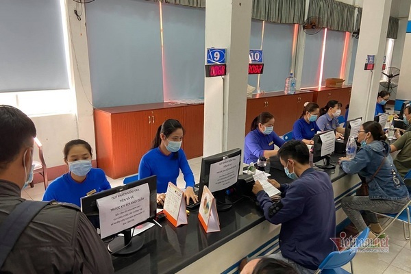 Ngày đầu bán vé tàu Tết, ga Sài Gòn không có cảnh chen lấn