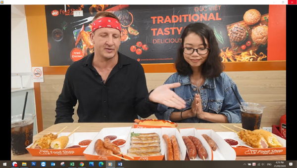 Youtuber ẩm thực nổi tiếng thế giới làm clip nhà máy xúc xích Đức Việt