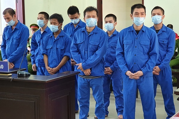 Băng nhóm bảo kê, trấn lột tiền người thu mua hải sản ở Đà Nẵng