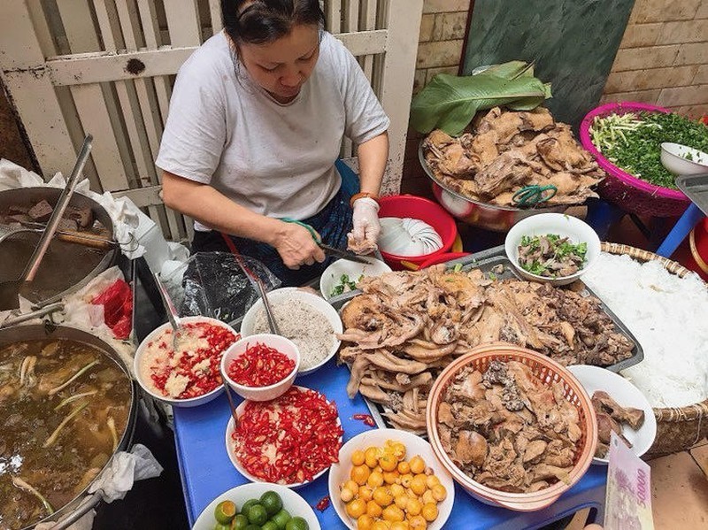 'Bún mắng, cháo chửi' tồn tại nhờ... khách hàng tốt nhịn!