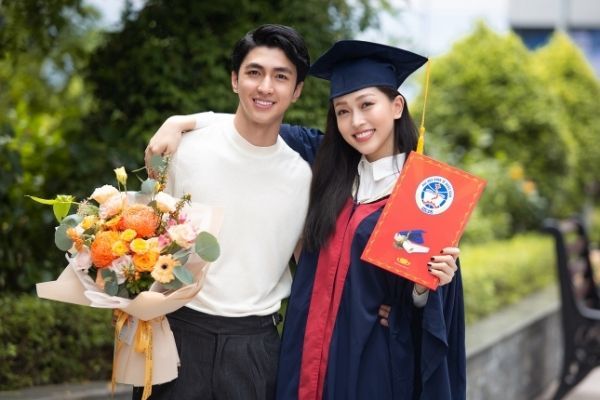 Bình An chúc mừng Á hậu Phương Nga tốt nghiệp đại học