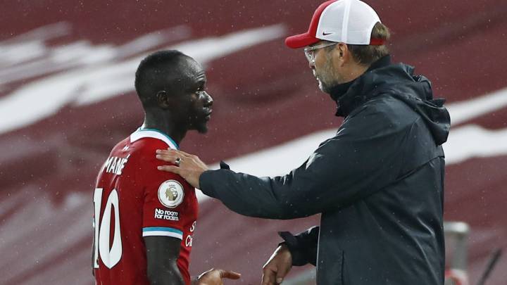 Klopp lo Covid-19 hại Liverpool, Lukaku nhắn MU tỉnh táo