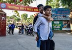 Trường Y Thái Bình miễn học phí cho nam sinh 10 năm cõng bạn đến trường