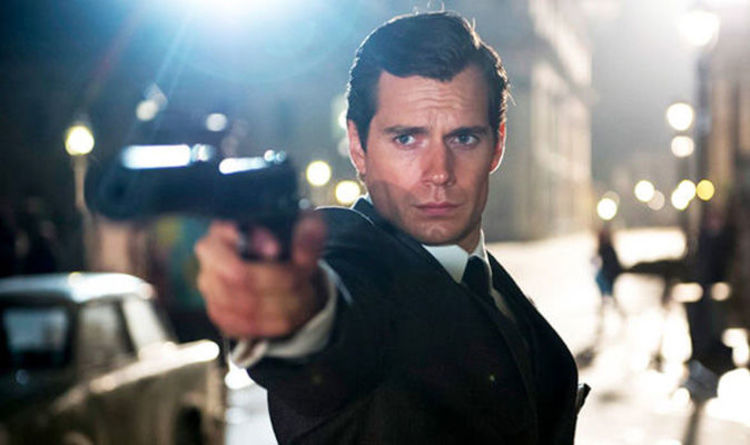 'Siêu nhân' 1m85 thân hình như tạc tượng muốn làm James Bond