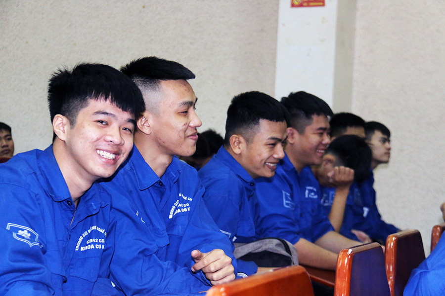 Nơi lao động nghề là người hùng của đất nước