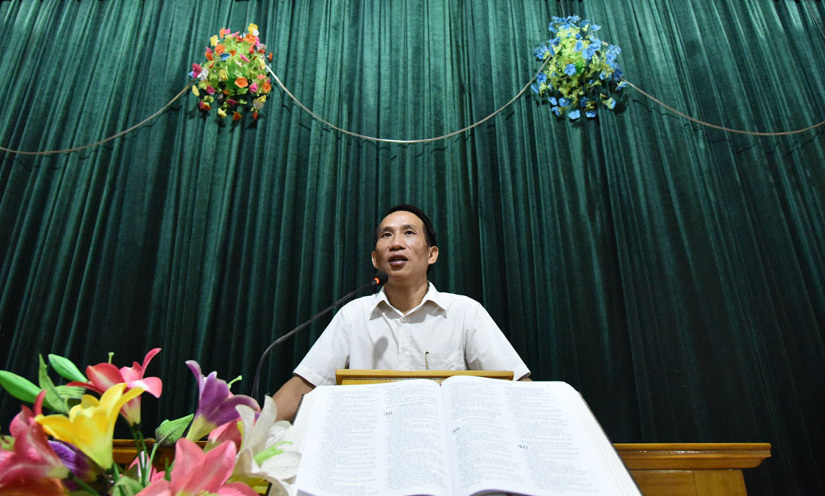 Vang vọng khúc Thánh ca giữa bản người Mông ở Mường Nhé