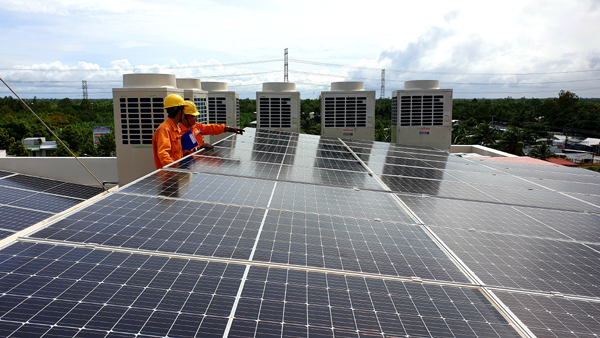Điện mặt trời mái nhà ‘bứt tốc’ mạnh mẽ ở các tỉnh phía Nam