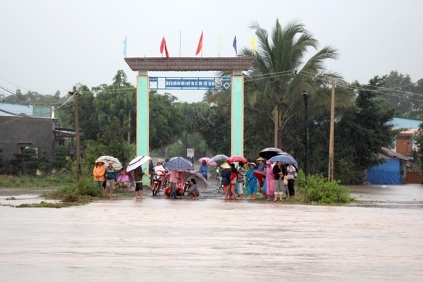 Áp thấp ‘nối đuôi’ nhau, miền Trung đối mặt nguy cơ lũ lịch sử