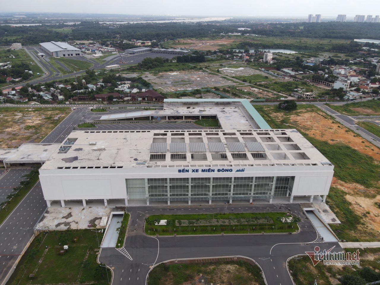 Bến xe hiện đại nhất Việt Nam chờ ngày khai trương